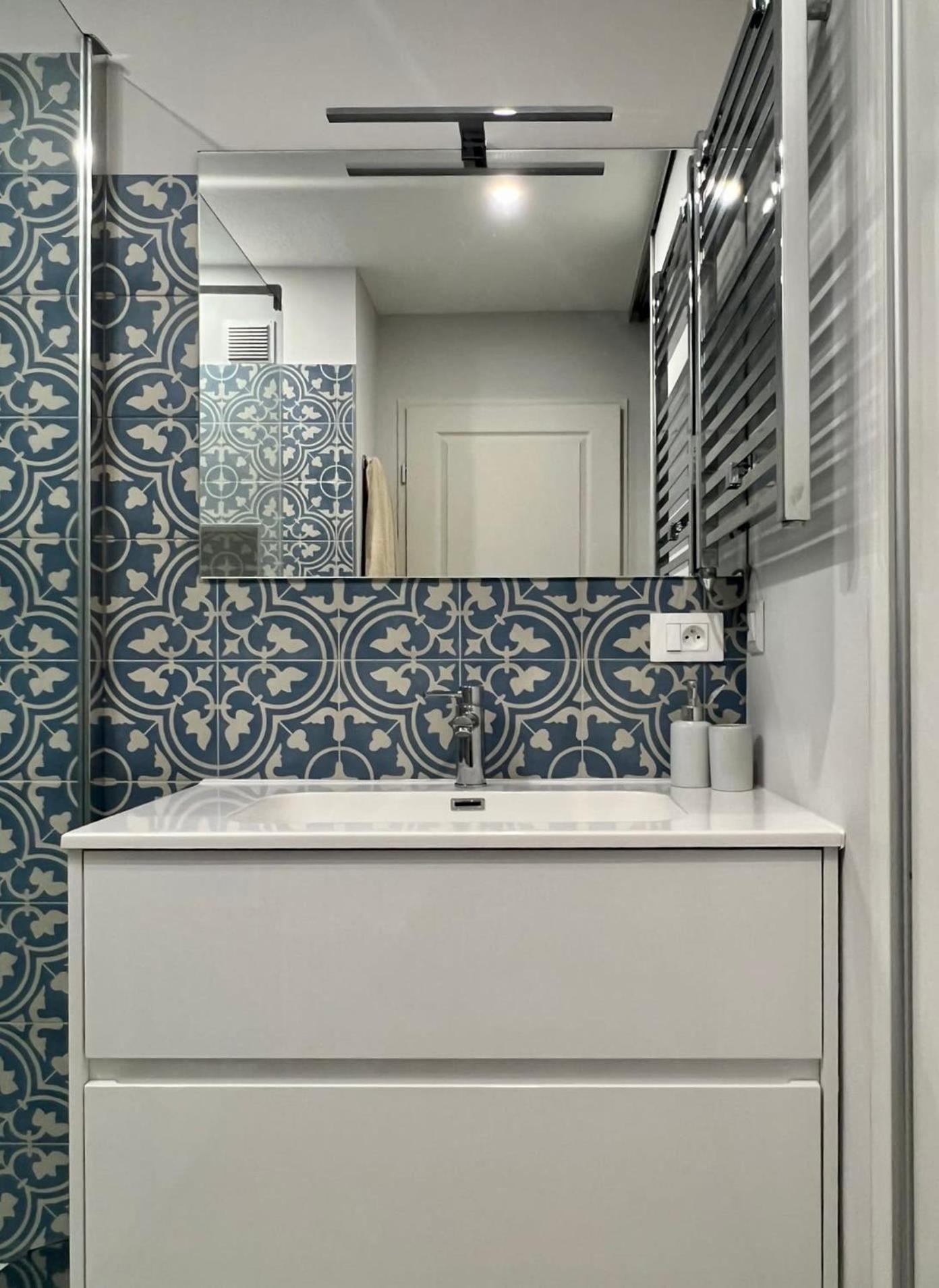 Risso - One Bedroom With Pool, Newly Renovated In Spring 2024 Nicea Zewnętrze zdjęcie